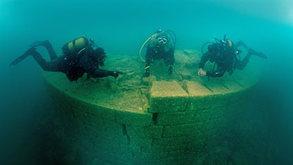 Van Gölü'ndeki kale kalıntısı su altından görüntülendi