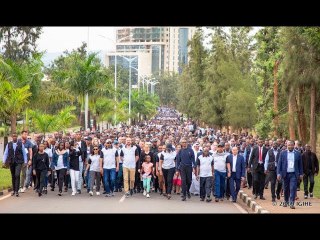 Perezida Kagame na Madamu bitabiriye Walk to Remember