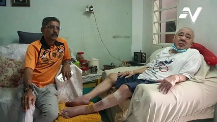 YAKEB sampaikan sumbangan kepada Ng Joo Pong setelah dia alami stroke pada usia 77 tahun