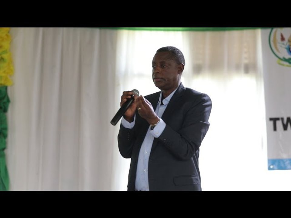 Kabarebe yavuze ku mupadiri w’umuzungu watutse ingabo za RPA ku babyeyi