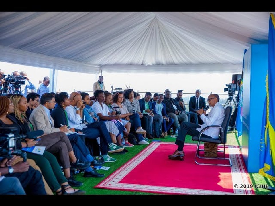 “Iyo biza kuba gushaka kuba Perezida, sinari kuba naragiye ku rugamba”