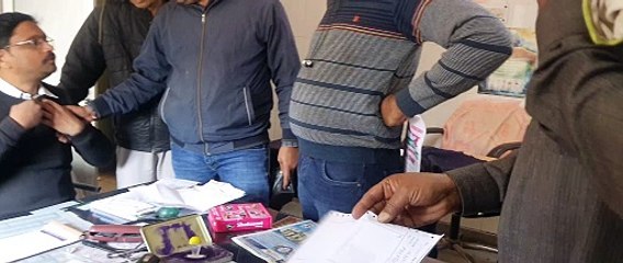 बोर्ड लगाकर आयुर्वेद चिकित्सालय किया क्रमोन्नत, भवन मिला न लगे चिकित्सक