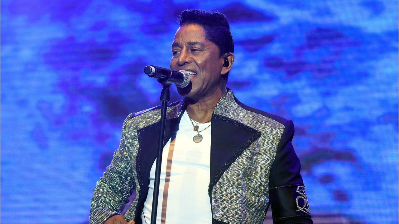Voici - Jermaine Jackson : le frère de Michael Jackson visé par une plainte pour agression sexuelle et coups et blessures