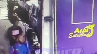 VÍDEO: homens são flagrados furtando moto na Ribeira