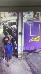 VÍDEO: homens são flagrados furtando moto na Ribeira