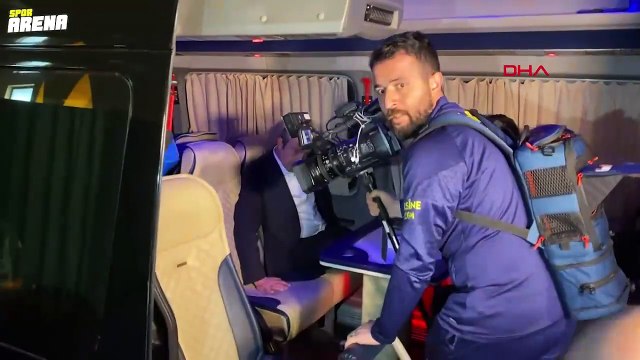 Ali Koç ve Dursun Özbek, toplantı yapılan otelden ayrıldı