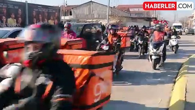 Motokurye TIR ile çarpıştı, meslektaşları anma töreni düzenledi