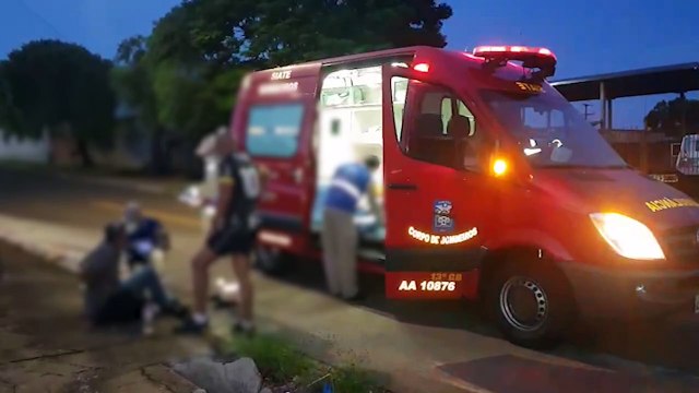 Idoso é socorrido pelo Siate ao cair na calçada no Universitário