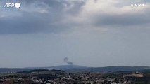 Libano,  colonna di fumo dopo bombardamento israeliano nel sud