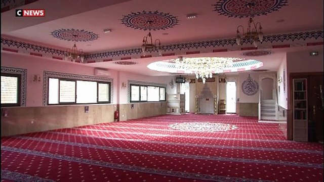 C'était l'une des promesses d'Emmanuel Macron pour lutter contre le séparatisme : La France n'acceptera plus de nouveaux imams détachés , c'est-à-dire envoyés par d'autres pays, à partir du 1er janvier - VIDEO