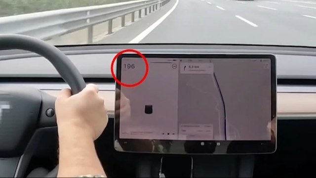 Sosyal medya fenomeni hız denemesi yaptı... Cezayı yedi