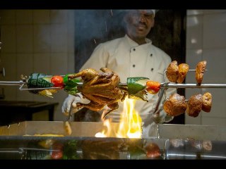 Ikaze muri Sainte Famille Hotel iwabo wa Divayi na Chicken Wings