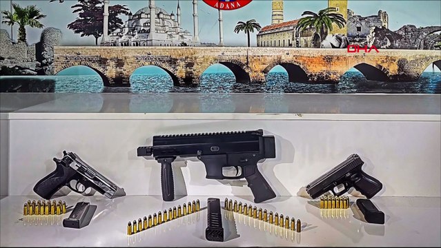 Durdurulan taksiden tabanca ve makineli tüfek çıktı! Yolcu, 'kanal kenarında buldum' dedi