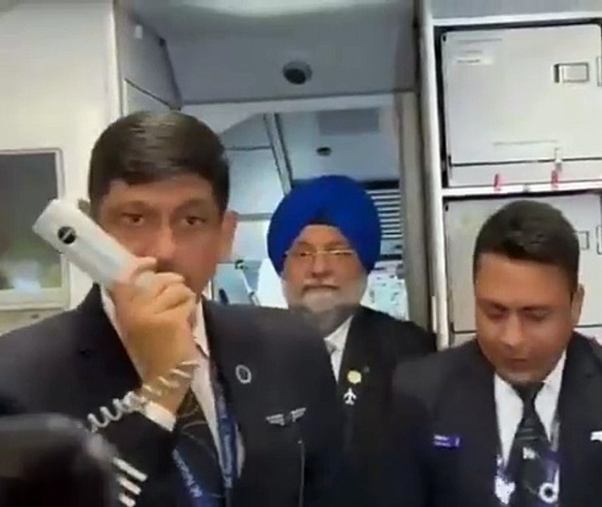 Video: दिल्ली से अयोध्या के लिए रवाना हुई पहली फ्लाइट, लगे ‘जय श्री राम’ के नारे