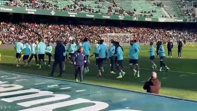 Locura en el entrenamiento a puerta abierta del Real Betis