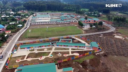 Ndibabaje yamwenyuye akigera mu nzu yatujwemo mu Mudugudu wa Kinigi: Yibohoye ingoyi y’ubukene