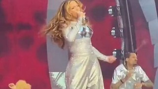 Beyonce's Daugher Blue Ivy Dances On Stage