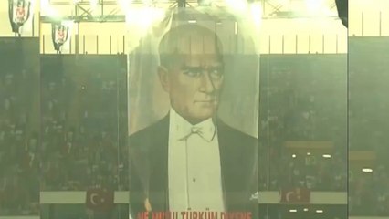 2006'daki Süper Kupa'nın görüntüleri gündem oldu: Dev Atatürk posteri
