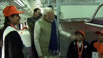 ट्रेन में PM मोदी ने ‌किया सफर, मोदी का यात्रियों से बातचीत का वीडियो वायरल