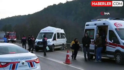 Download Video: Akıllara durgunluk veren kaza, minibüs kağıt gibi yırtıldı: 1 ölü, 4 yaralı