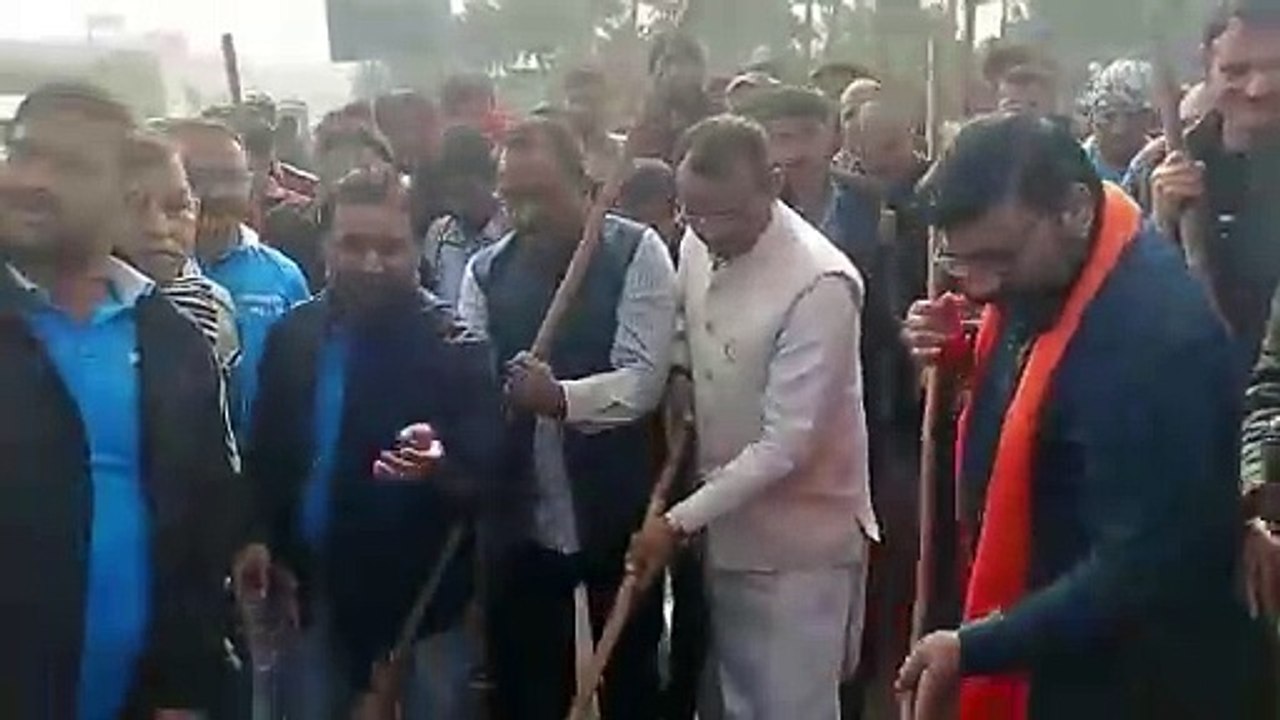 सिटी पार्क से स्वच्छता सप्ताह अभियान शुरू...उप मुख्यमंत्री बोले: पीएम के सपने को देशवासी कर रहे साकार