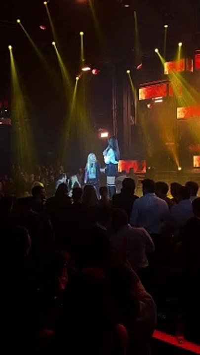 Video: Η συγκινητική στιγμή που η Αναστασία τρα...