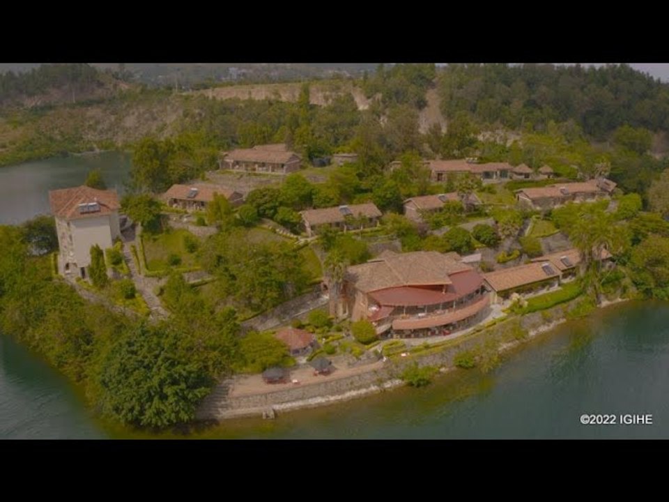 Twinjire muri  Bethany Hotel  ku Kivu, imwe muri hoteli zigaragaza ubwiza bwa Karongi