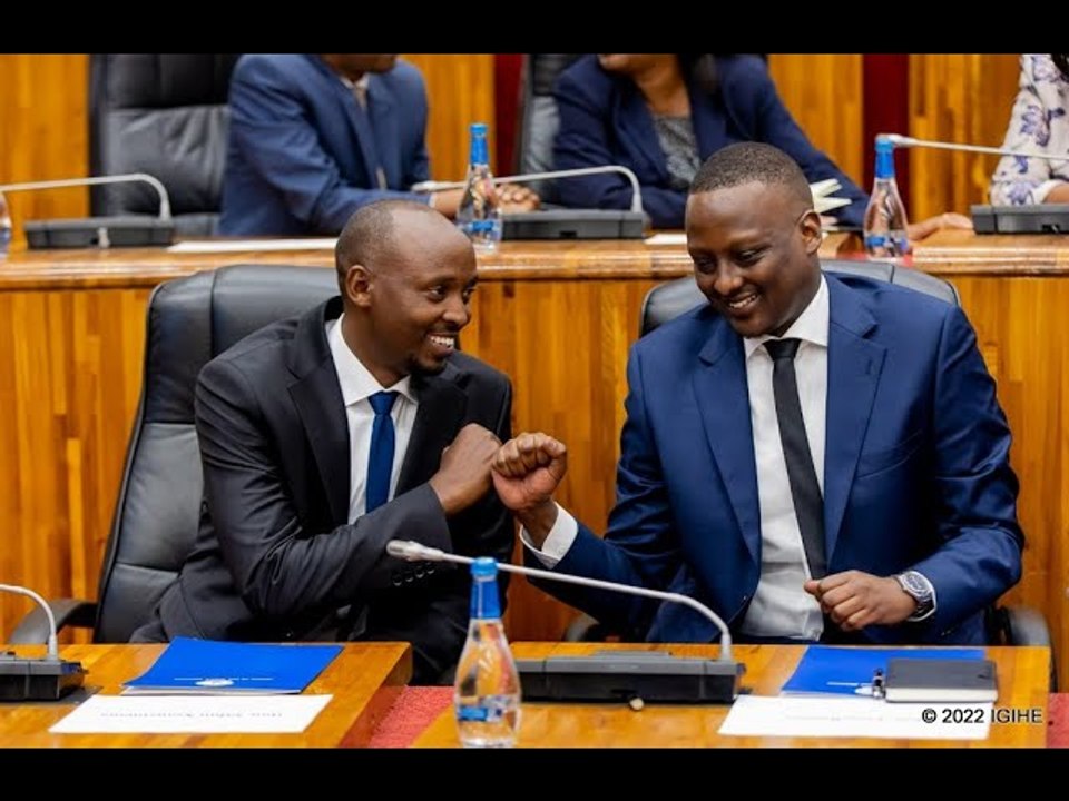 Perezida Kagame yakiriye indahiro z’abaminisitiri bashya