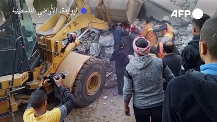 أمل في العثور على ناجين بين الركام في قرية الزوايدة وسط غزة