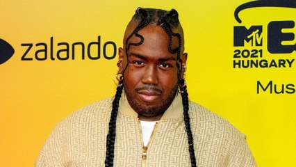 Malika Benjelloun ("Star Academy") prend une claque par le danseur et juré de "Drag Race France" Kiddy Smile.