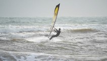 Watch: People kite and windsurf on Avon Beach as Storm Gerrit hits UK