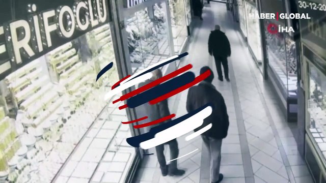 Elazığ'da 4.2'lik deprem anı kamerada!