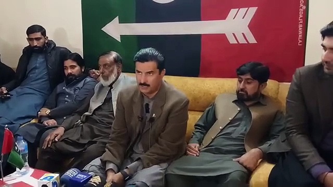پیپلز پارٹی رہنما پی ٹی آئی کے حق میں بول پڑے | People's Party leaders spoke in favor of PTI... PPP's Faisal Karim Kundi strongly condemned the abuse of PTI. Demand to give level playing field to PTI. Court decisions are not accepted on Nawaz Sharif's wis