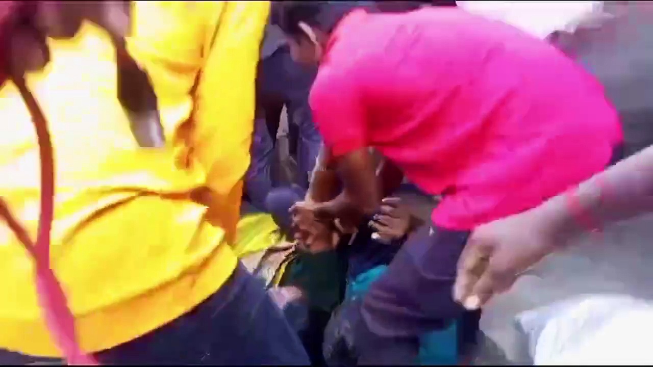 நடிகர் விஜய் கலந்து கொண்ட நிகழ்ச்சியில் தள்ளுமுள்ளு.. 2 பெண்கள் உட்பட 6 பேர் காயம்..