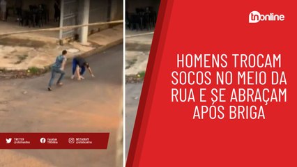 下载视频: Homens trocam socos no meio da rua e se abraçam após briga; veja vídeo