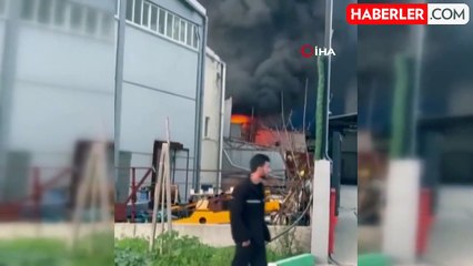 Bursa'da plastik toplama fabrikasında yangın: Siyah dumanlar gökyüzünü kapladı