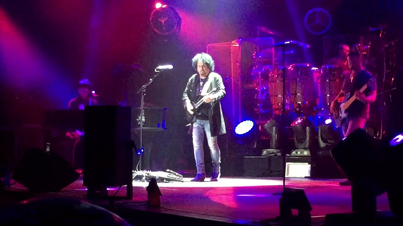 Steve Lukather - While My Guitar Gently Weeps