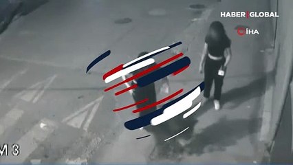 Sosyal medyadan tepki yağdı: Genç kızların bunu neden yaptığını kimse anlamadı! Kaldırımdaki ağacı..