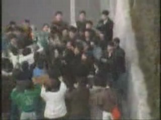 funny chinese humor in street.hiddin camera