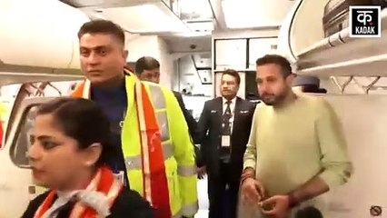 Ayodhya Ram Mandir - अयोध्या के लिए उड़ी First Flight में यात्रियों ने किया Hanuman Chalisa का पाठ