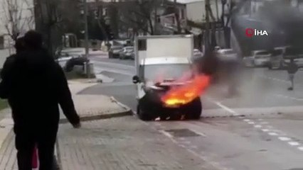 Bursa’da hafif ticari araç alev aldı, çimento kamyonu müdahale etti