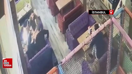 İstanbul'da kafede çıkan kavgada bıçaklandı, o anlar kamerada