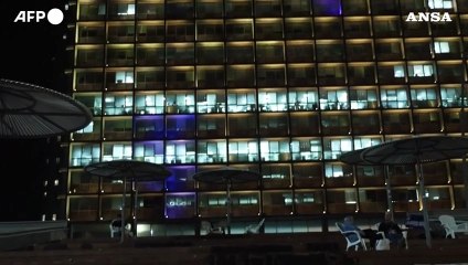 Israele, il Municipio di Tel Aviv illuminato di giallo per gli ostaggi