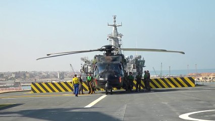 السفينة الفرنسية "ديكسميود" تواصل استقبال عشرات المصابين الفلسطينيين للعلاج