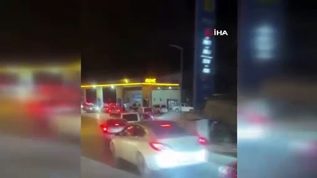 Hakkari'de peş peşe depremlerin ardından akaryakıt istasyonlarında kuyruk
