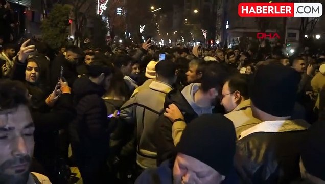 Eskişehir'de 5 Bin Kişi Meşale Yakarak Yeni Yıla Girdi