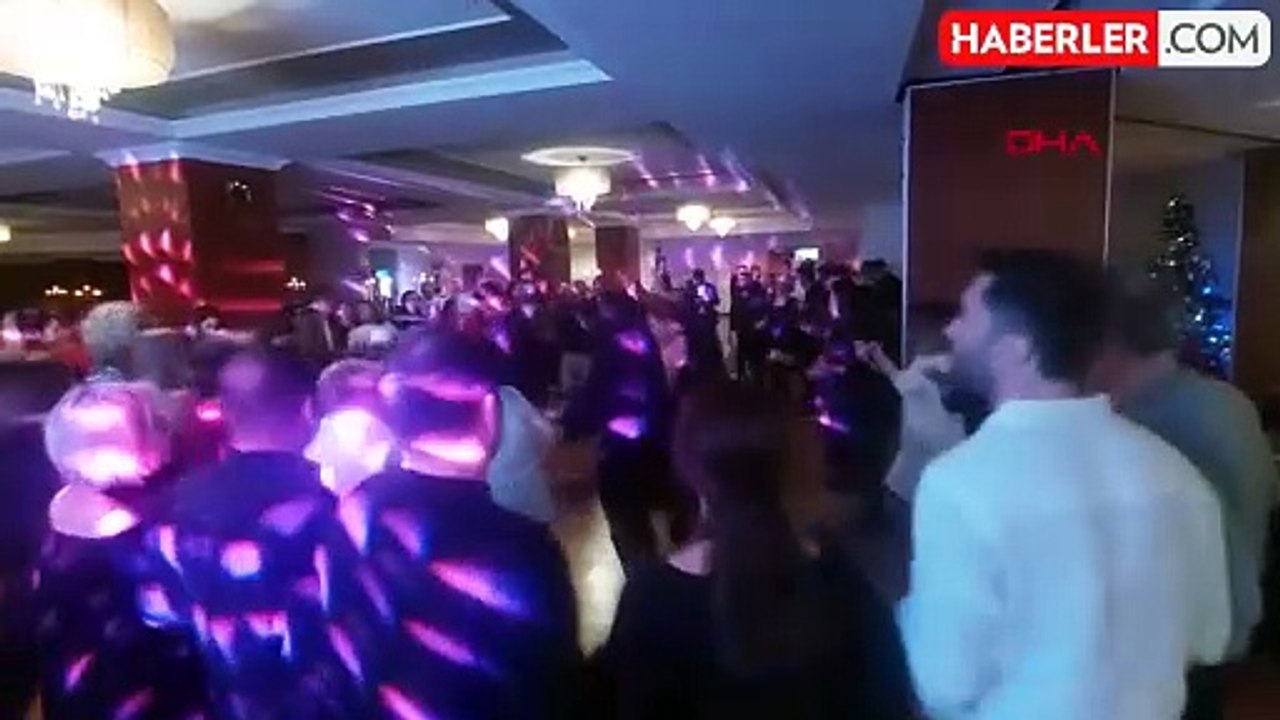 Palandöken'de Meşaleli Kayak Gösterisiyle Yeni Yıla Giriş