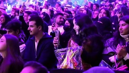 أنغام ونانسي عجرم يبدعان في أغنية بعتلي نظرة