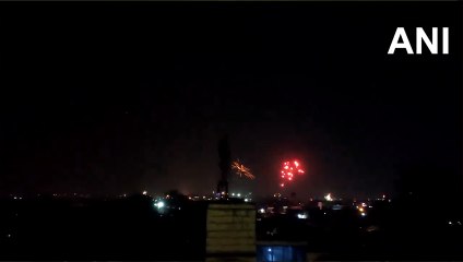 नया साल 2024 शुरू होते ही कर्नाटक के हुबली में आतिशबाजी की गई