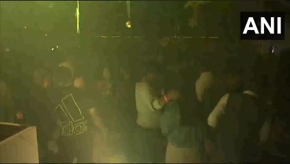 उत्तर प्रदेश: नोएडा में लोगों ने नए साल 2024 की शुरुआत का जश्न मनाया